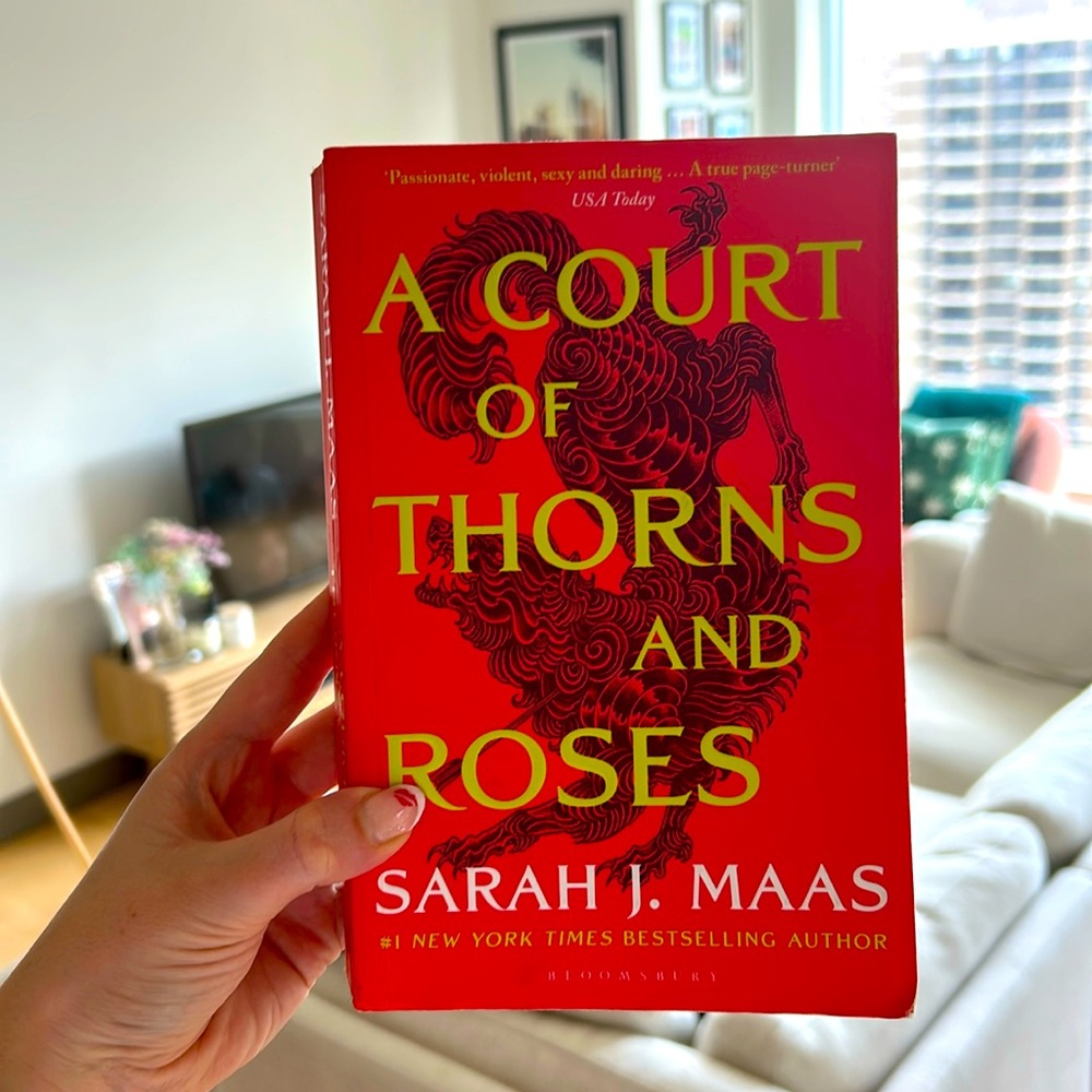 Sarah J. Maas A Court of Thorns and Roses ACOTAR Book 1